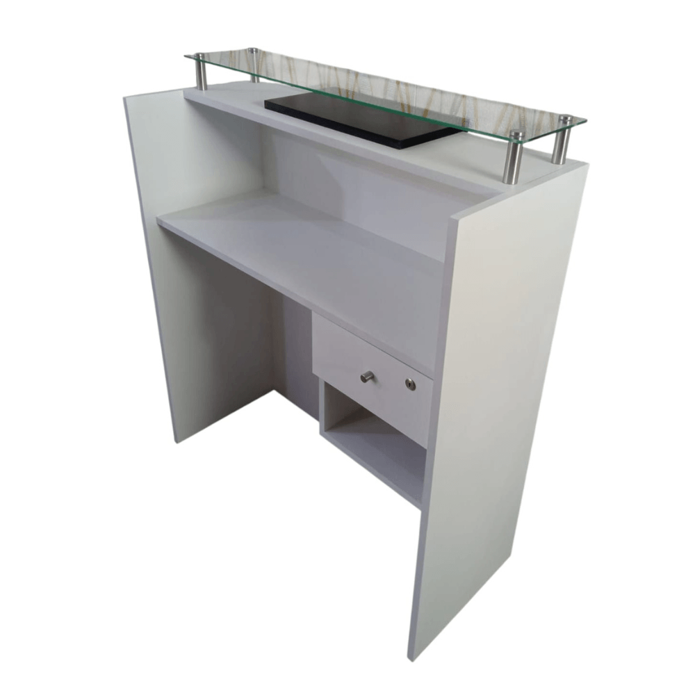 Counter blanco con detalles negros en melamina