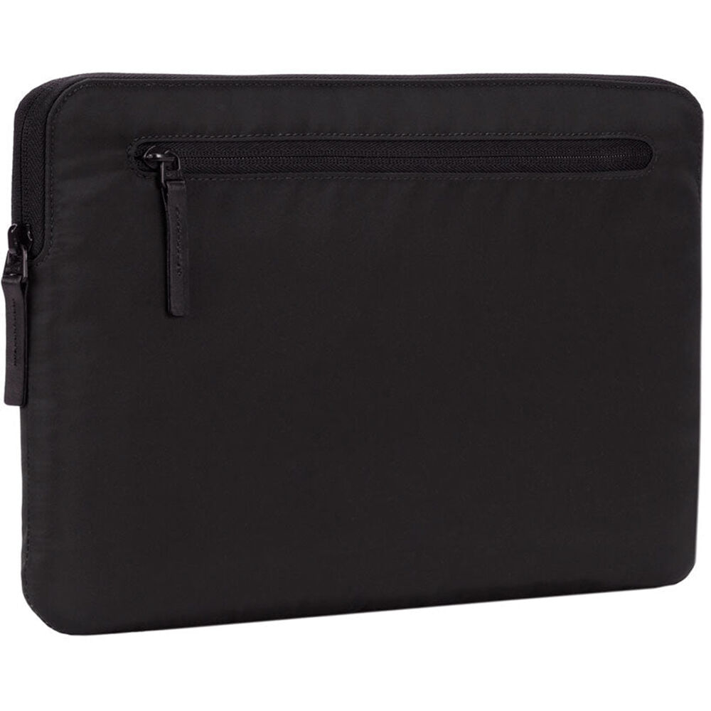 Funda Compacta Incase con Nylon de Vuelo para Macbook Pro de 15 y 16 Seleccionados Negro 1699285-REG Funda Compacta Incase con Nylon de Vuelo para Macbook Pro de 15 y 16 Seleccionados Negro 1699285-REG