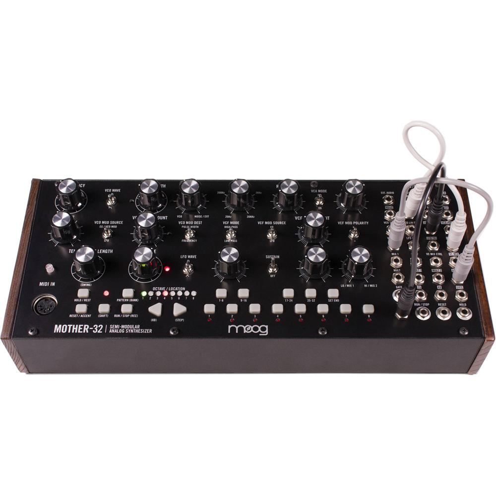 Moog Mother-32: Sintetizador Analógico Semi-Modular con Motor de Sonido 100% Analógico, VCO, Filtro