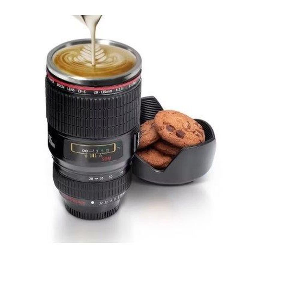 TAZA 3D EN FORMA DE LENTE DE CÁMARA CON TAPA GALLETERA