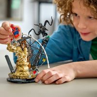 LEGO 76334 Batalla Legendaria Spider-Man vs. Sandman