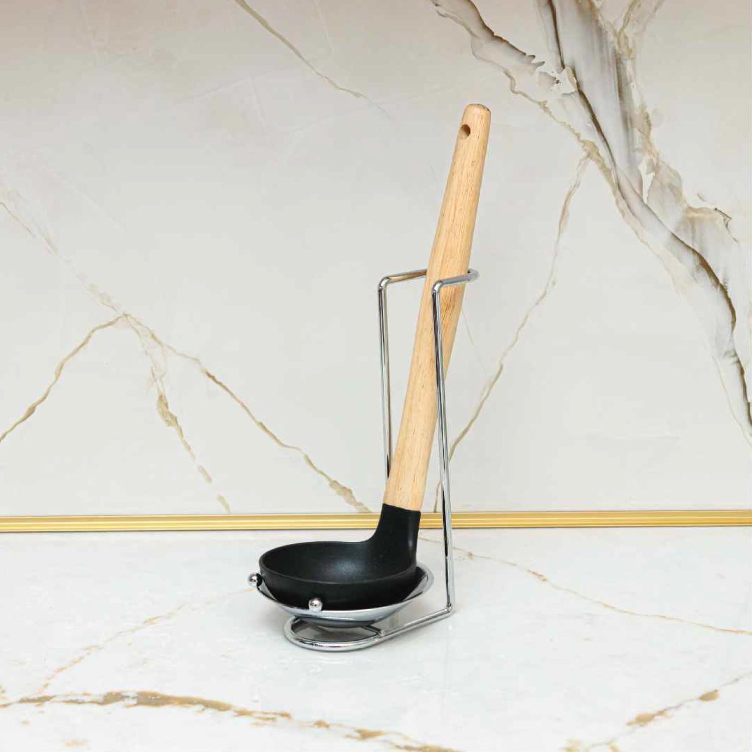 Posa Cucharón Y Utensilios Más Casa Perú