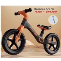Bicicleta Balance Flash Para Niños Color Negro con Inflador