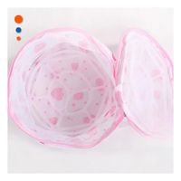 Funda Malla para Limpieza Ropa Formato Cilindro Blanco con Fresas Seguro Y+Post It