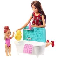 BARBIE SKIPPER SET BAÑO BABYSITTERS INC MORENA