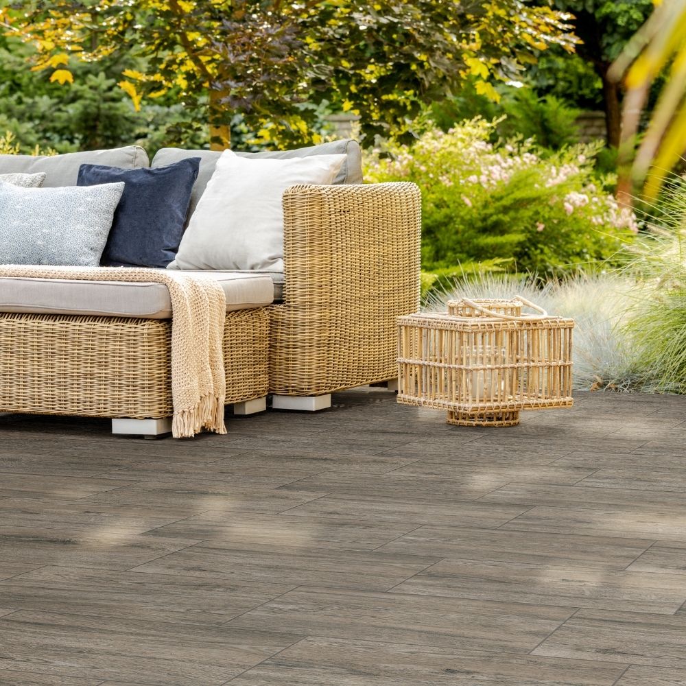 Piso Cerámico Maderado Larice Nogal 30x60cm 2.16m2 Celima