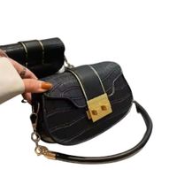 Bandolera de  alta calidad  de cuero Pu para mujer. Negro