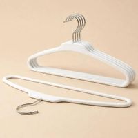 Set de 5 Colgadores de Ropa Yomh 7930002