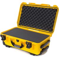 Nanuk 935 Maletín Duro con Ruedas y Espuma (Amarillo, 28.5L) - Resistente al Agua, Polipr