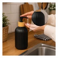 Dispensador de Jabon para Lavamanos Color Negro con Detalles Dorados 7x19cm Y Post It
