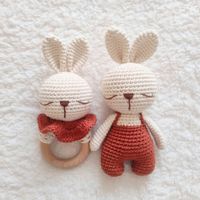 Pack Muñeco de Apego y Mordedor Sonajero BE CRAFTY Conejo PerlaTejido en Algodón Hipoalergénico