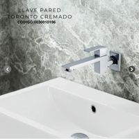 LLAVE A LA PARED TORONTO CUADRADO CROMADO
