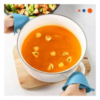Guantes Protectores de Silicona Celeste para Uso en Hogar y Cocina 7.3x9.5cm Y Papel Regalo