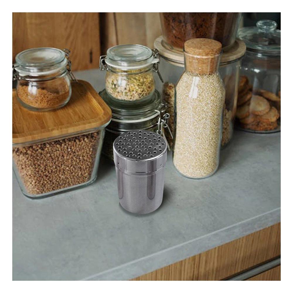 Salero de Metal para Mesa y Cocina con Medidas 6.5cmx6.5cmx9 cm de Formato Compacto