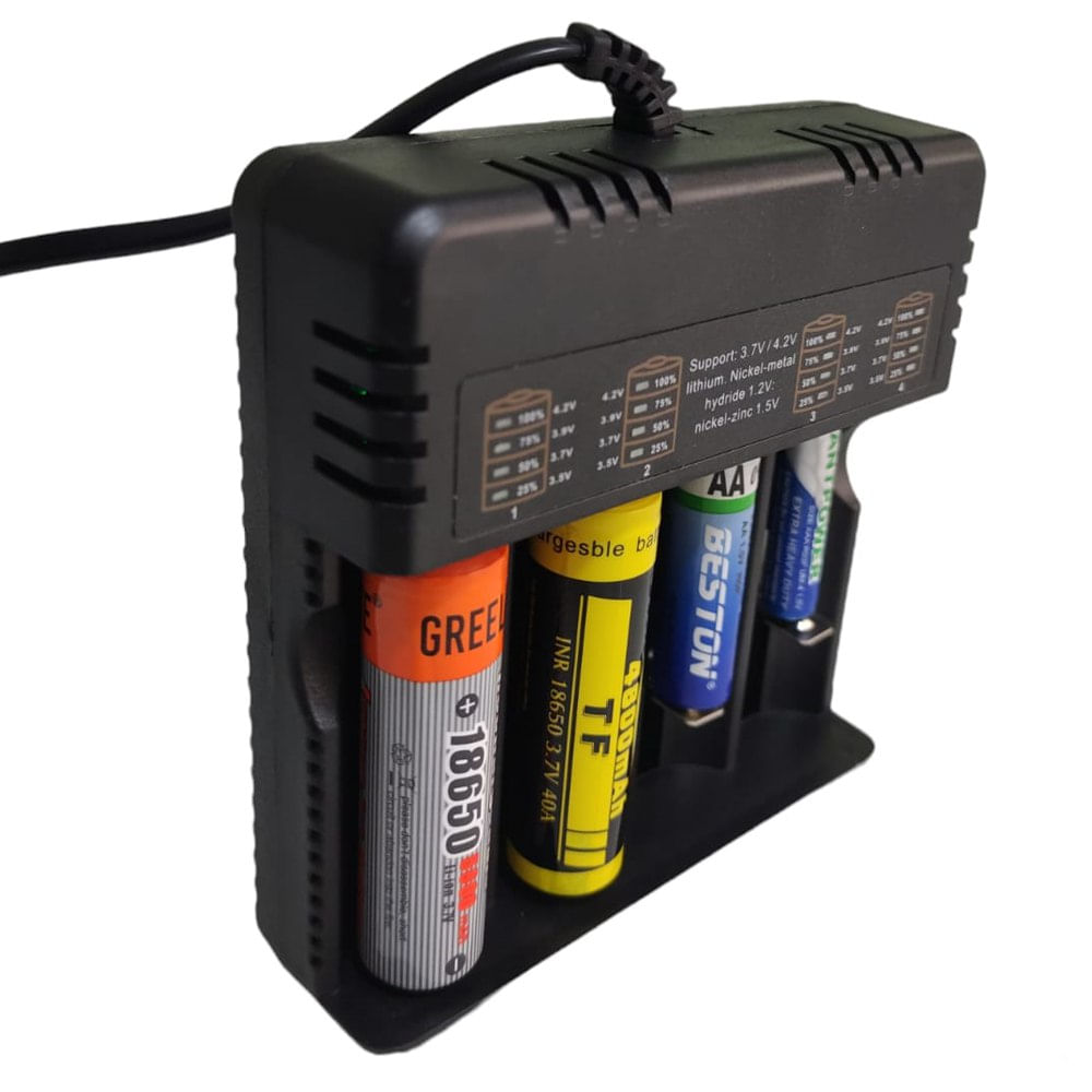 Cargador de Pilas Baterías Recargables 4 Puestos AA AAA 18650 26650