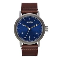 Reloj Nixon Stark A11942301 Acero Inoxidable Gris Gunmetal Correa de Cuero Marrón Dial Azul