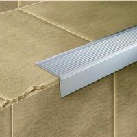 Borde Escalera Simple Aluminio Mate 240x2.5cm Kantu