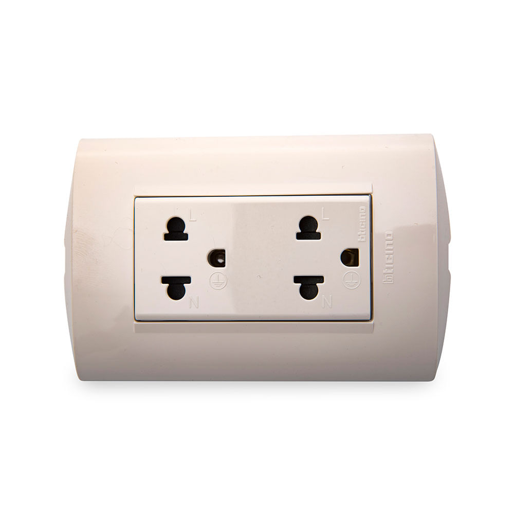 toma corriente 220 toma corriente 220