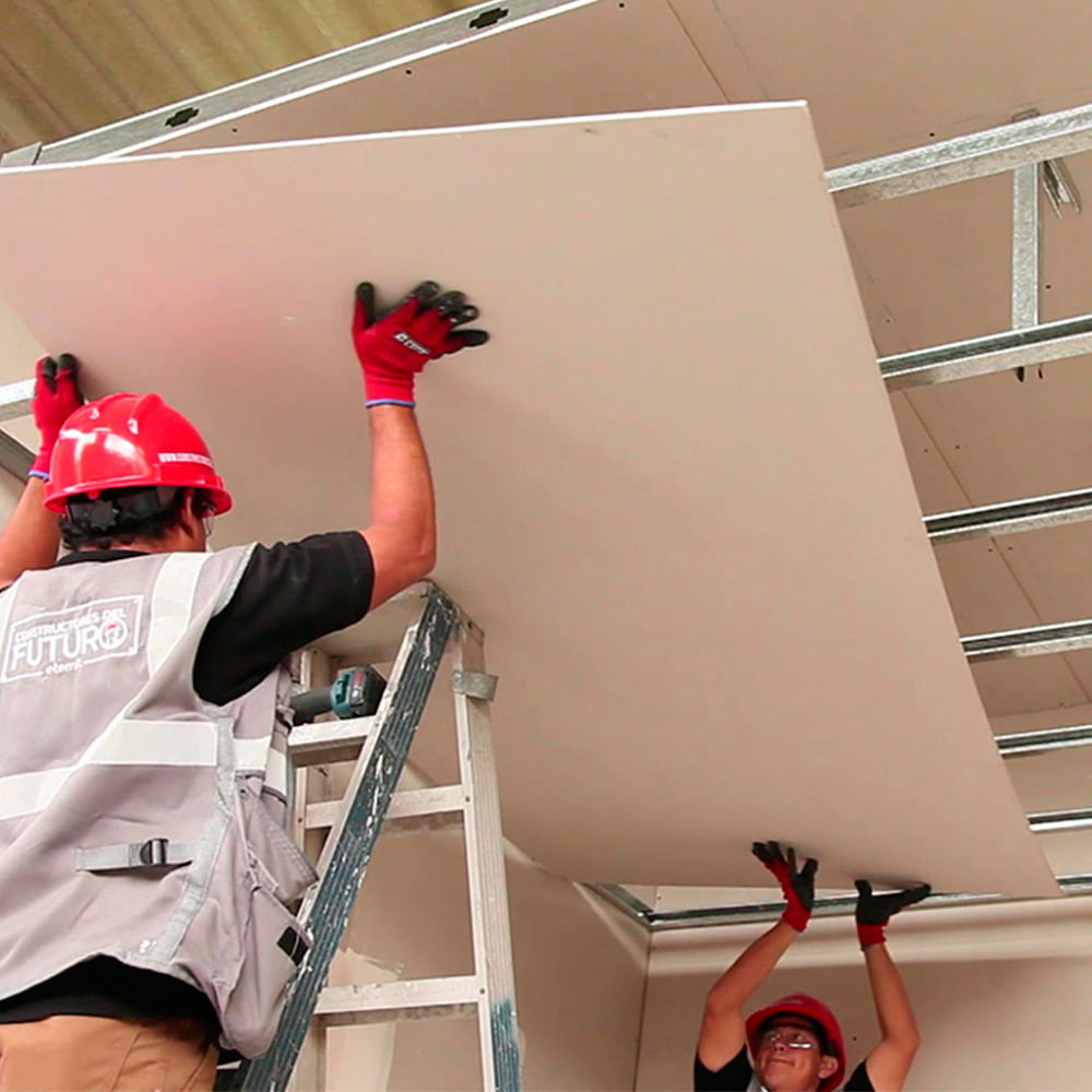 persona-instalando-drywall