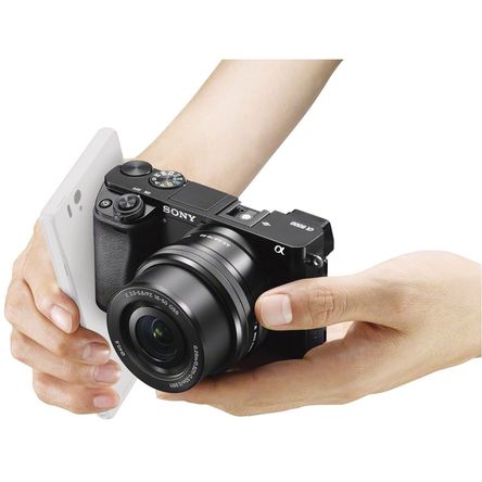 Cámara sin espejo Sony a6000 con lente de 16-50 mm y kit de accesorios