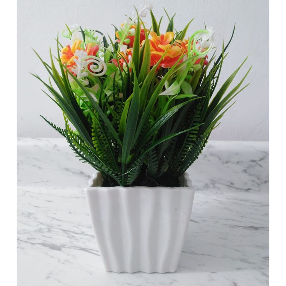 Planta Artificial Decorativa Pequeña con Maceta en Color Naranja - Promart