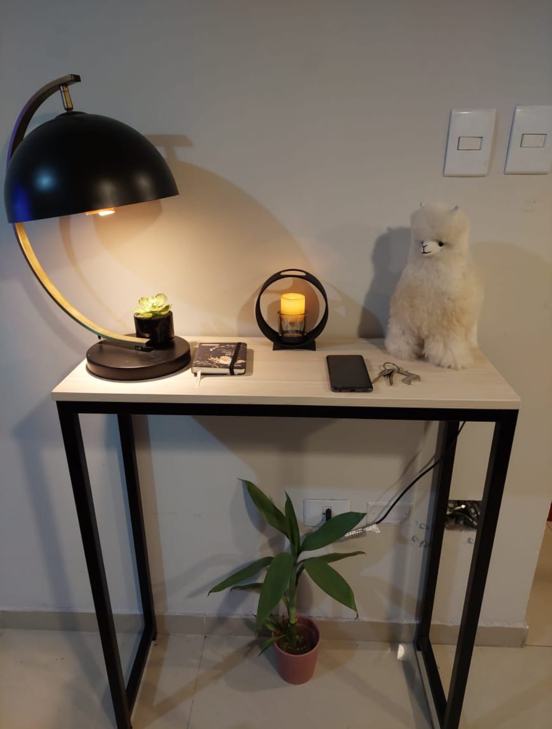 Recibidor industrial color beige