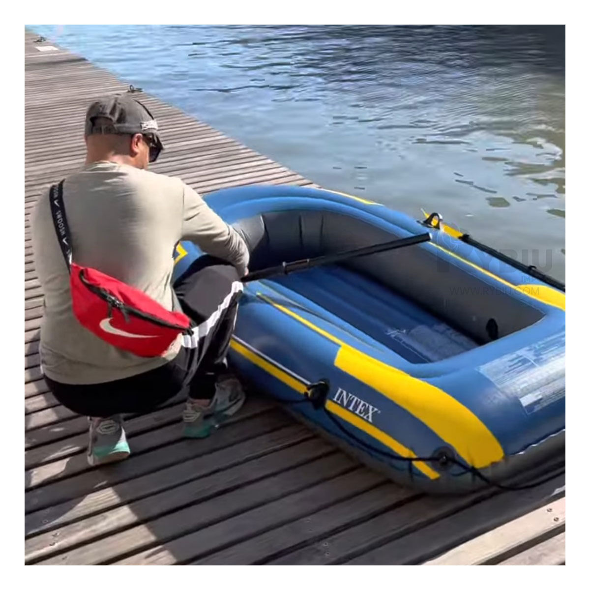 Bote Generico Inflable con 2 Remos Color Azul