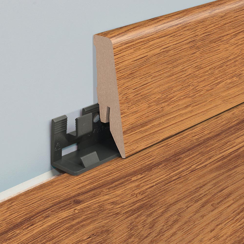 Zócalo roble Sierra 5.8cm x 2.6m