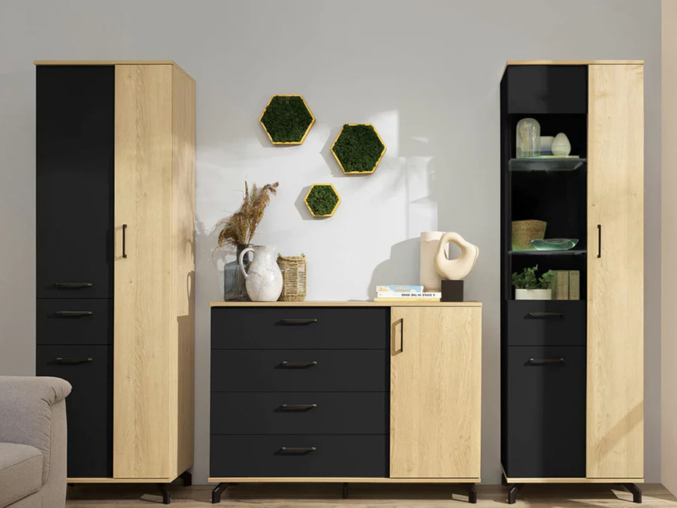 Aparador Rústico Omaha 4 cajones 1 puerta TU MESITA color Negro/Haya