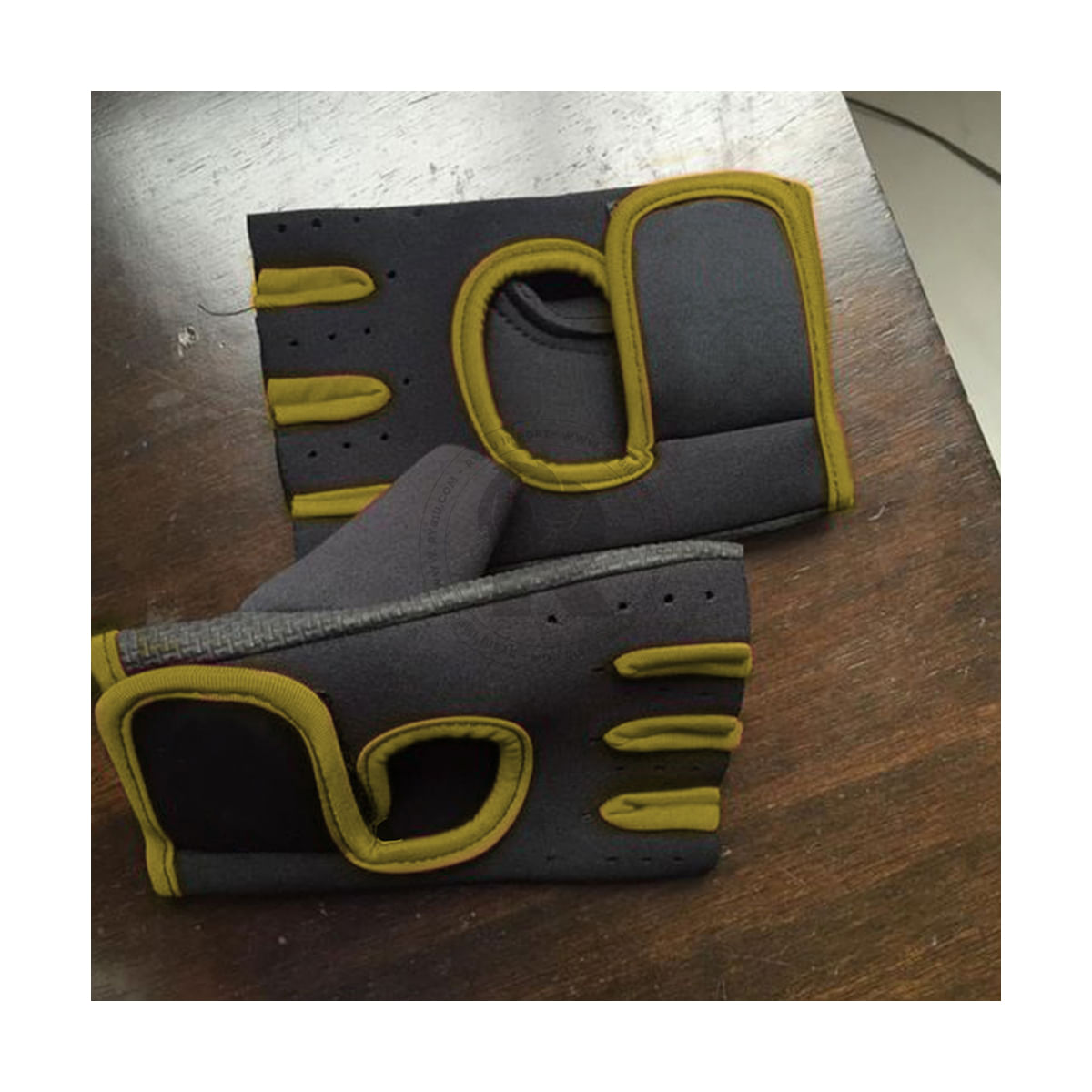 Guantes Deportivos de Neoprena para Ejercicio Color Amarillo