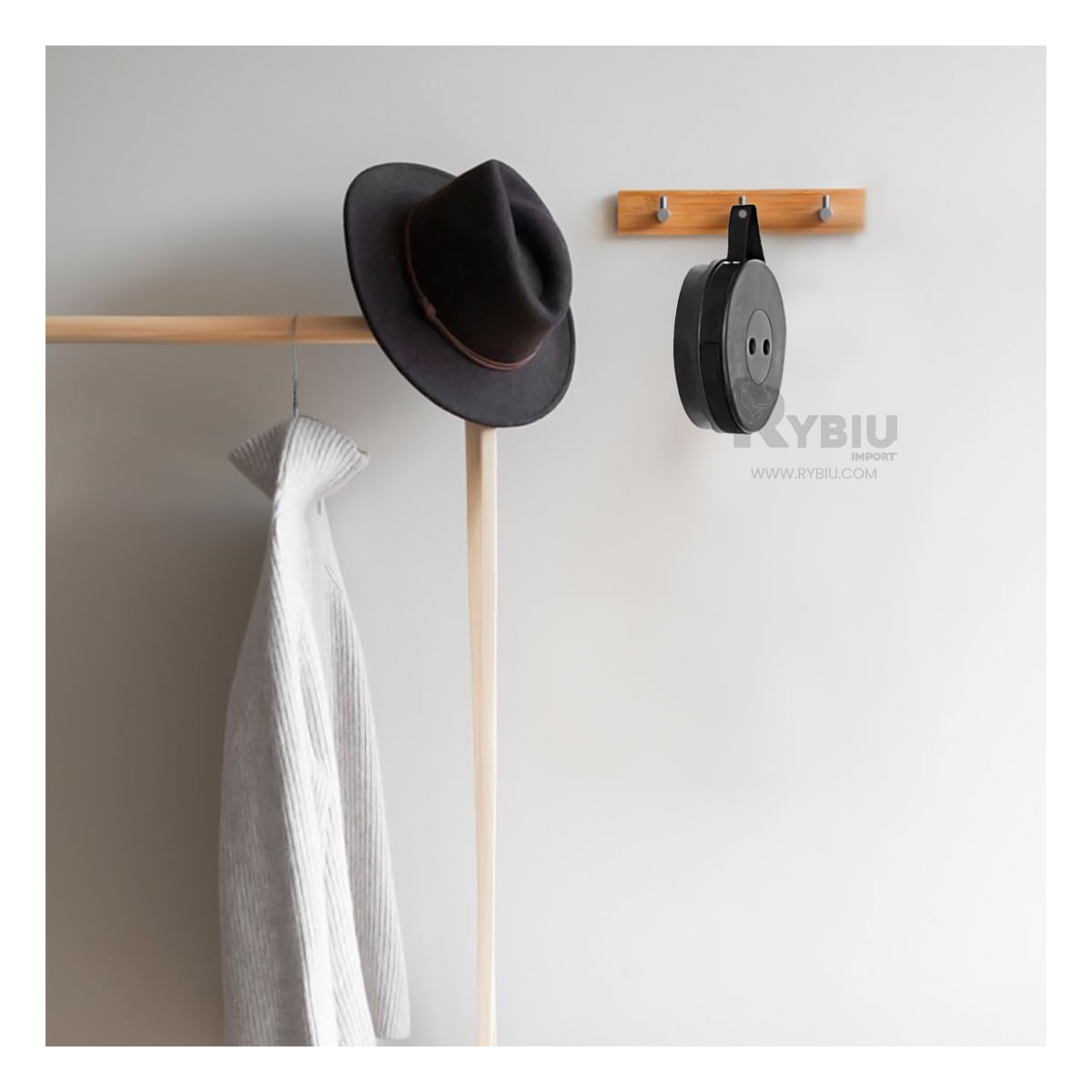 Silla Resistente Plegable 2 Seguros Portatiles de Negro