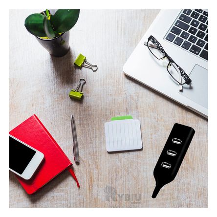 Hub con 4 Puertos Usb 2.0 en Tono Negro Y+Stickers Hub con 4 Puertos Usb 2.0 en Tono Negro Y+Stickers