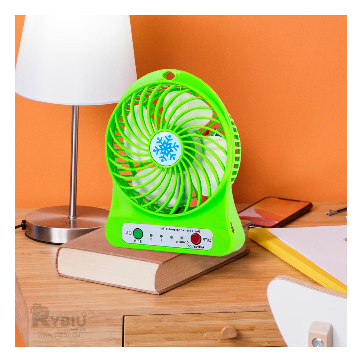 Ventiladora Transportable en Tono Verde Y+Post-it adhesivos