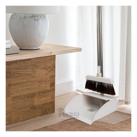 Escoba para Limpiar Compacto de Color Blanco Y+Agendita Escoba para Limpiar Compacto de Color Blanco Y+Agendita