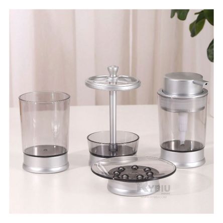 Set de Baño de 4 Piezas Elegante de Color Plateado Set de Baño de 4 Piezas Elegante de Color Plateado