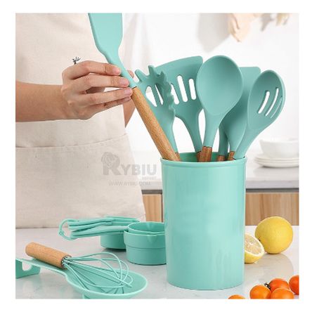 Utensilios de Madera en Color Verde Y+Post-it adhesivos Utensilios de Madera en Color Verde Y+Post-it adhesivos