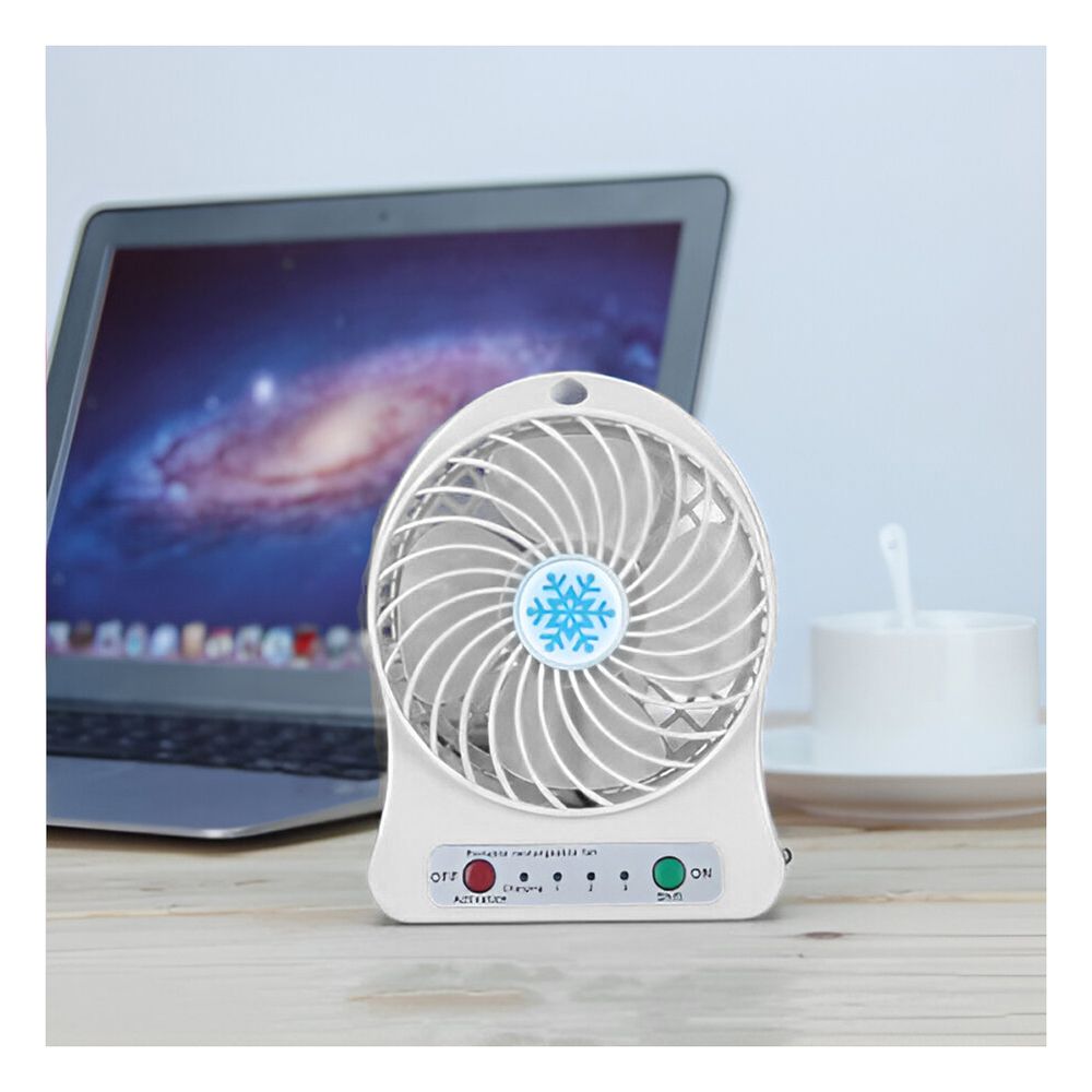 Ventiladora Transportable en Tono Blanco Y+Post-it adhesivos Ventiladora Transportable en Tono Blanco Y+Post-it adhesivos