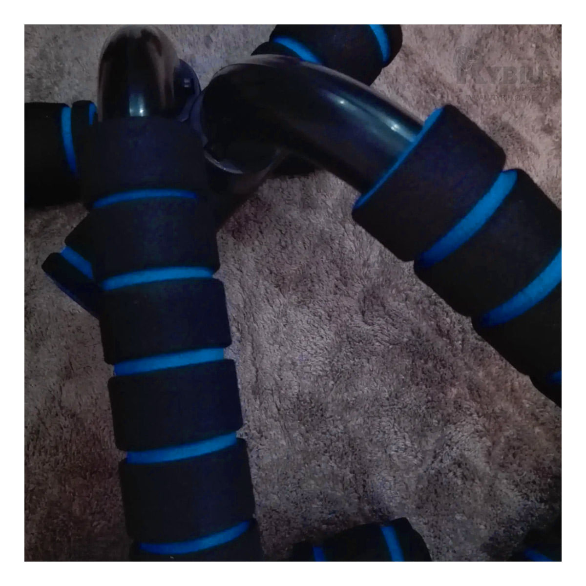 Tubo de Gym en Forma de C Color Negro Y+Post-it adhesivos