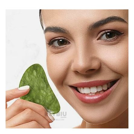 Gua Sha de Jade Masajeador Facial en Color Verde Gua Sha de Jade Masajeador Facial en Color Verde