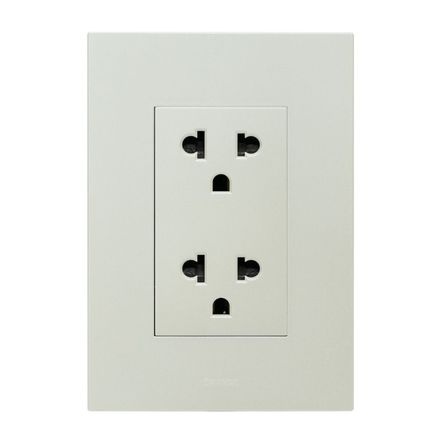 Placa Armada Orange: Tomacorriente Doble Universal Matte LT Blanco Placa Armada Orange: Tomacorriente Doble Universal Matte LT Blanco
