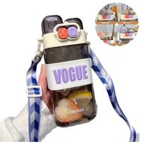 Tomatodo Portátil Con Colgador Diseño Vogue De 580 ml Blanco  979BL08