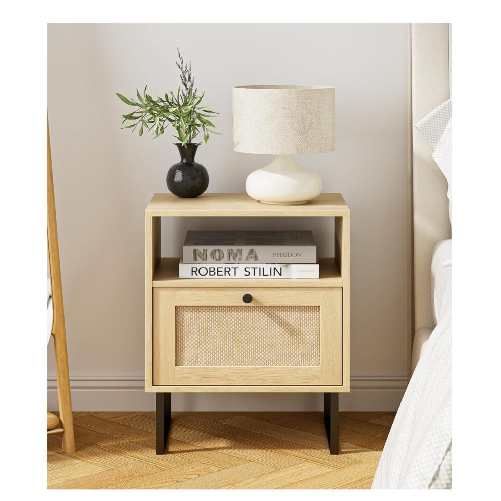 Mesita de Noche con Malla en Ratán Leonard color Duna 1 puerta TU MESITA