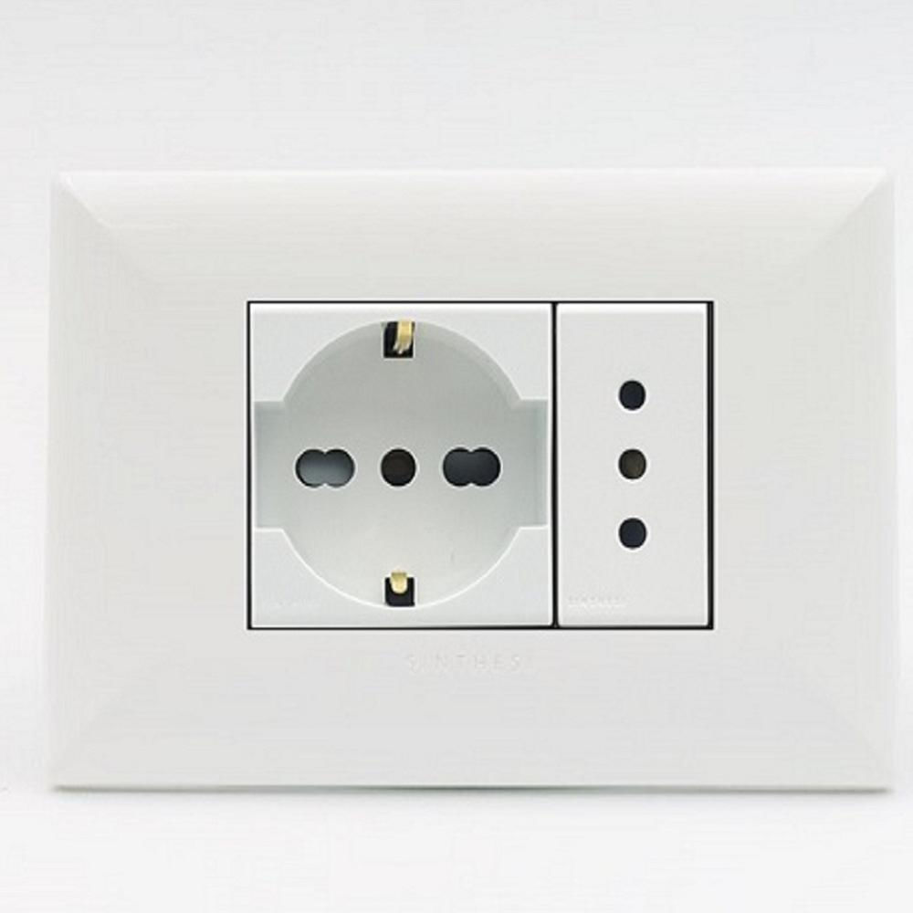 TOMACORRIENTE DOBLE 1 SCHUKO Y 1 3 EN LINEA SINTHESI S17 PLACA BLANCA Y DADOS BLANCOS