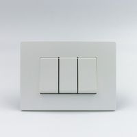 INTERRUPTOR TRIPLE SINTHESI S33 PLACA BLANCA MATE Y DADOS S22 BLANCOS