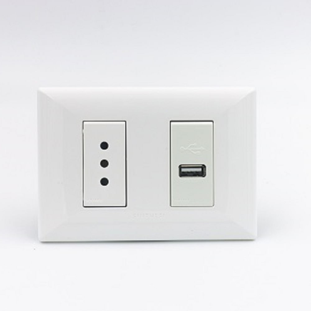 TOMACORRIENTE DOBLE 1 3 EN LINEA Y 1 CARGDR USB TIP A SINTHESI S22 PLACA BLANCA Y DADO BLANCO
