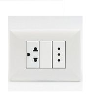 TOMACORRIENTE DOBLE 1 UNIVERSAL Y 1 3 EN LINEA SINTHESI S17 PLACA BLANCA Y DADO BLANCO