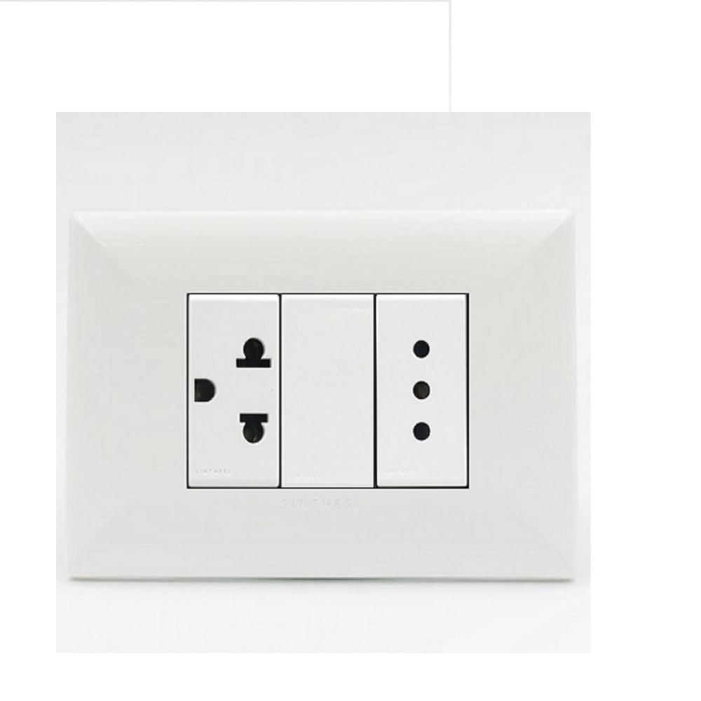 TOMACORRIENTE DOBLE 1 UNIVERSAL Y 1 3 EN LINEA SINTHESI S17 PLACA BLANCA Y DADO BLANCO