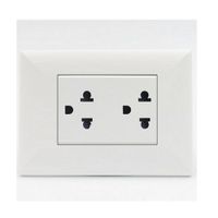 TOMACORRIENTE DUPLEX UNIVERSAL CON TIERRA SINTHESI S17 PLACA BLANCA Y DADOS BLANCOS
