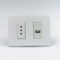 TOMACORRIENTE DOBLE 1 3 EN LINEA Y 1 CARGADOR USB SINTHESI S33 PLACA BLANCA MATE Y DADO BLANCO