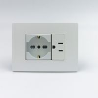 TOMACORRIENTE DOBLE 01 SCHUKO Y 01 AMERICANO SINTHESI S33 PLACA BLANCA MATE Y DADOS BLANCOS